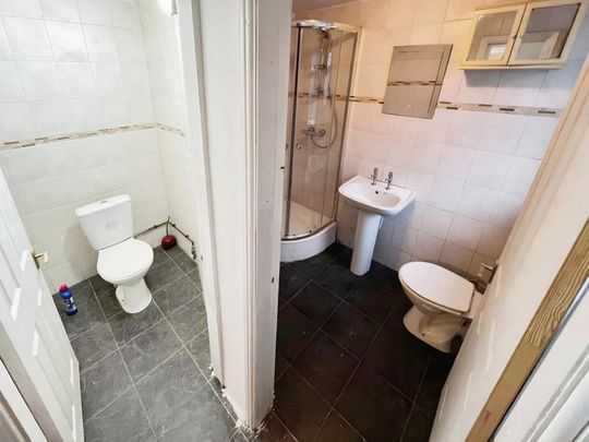 4 bedroom terraced house to rent - Photo 1