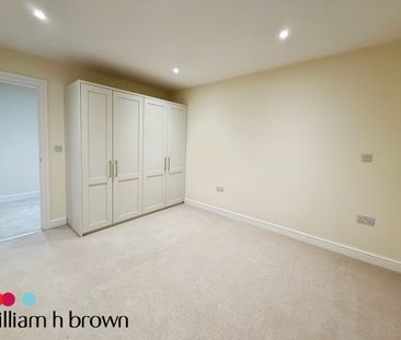 Purfleet Road, South Ockendon, Aveley - Photo 2