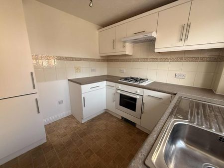 2 bedroom terraced house to rent - Photo 2