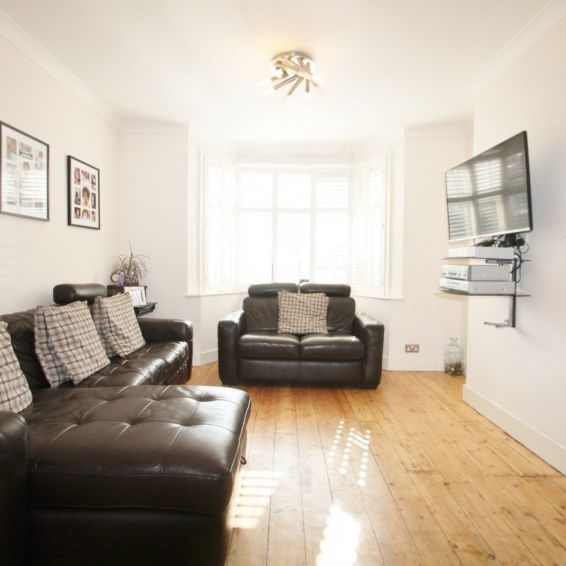 Helen Avenue, Feltham, Middlesex,TW14 - Photo 1