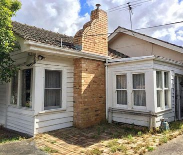 Charming Weatherboard Home - Photo 1