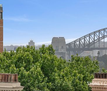 STUNNING RECENTLY RENOVATED STUDIO APARTMENT | Unfurnished - Photo 1