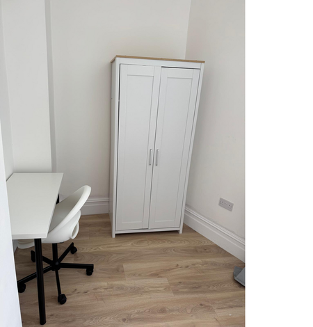 1 bedroom in a house share to rent - Photo 4