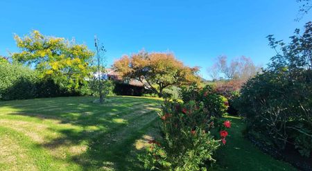 Private Family Retreat in the Heart of Oakura - Photo 5