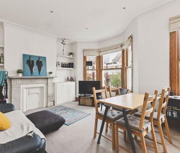 3 bedroom flat to rent - Photo 1