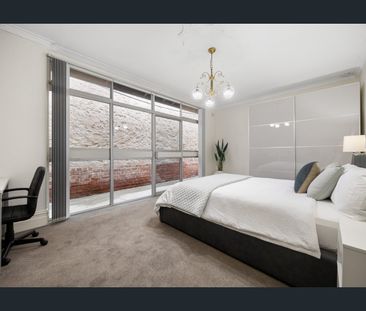 FULLY FURNISHED & EQUIPPED HOUSE IN A SUPERB LOCATION - Photo 1