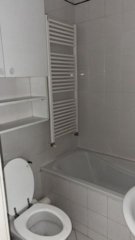 Location Appartement 3 pièces 67m² - Photo 2
