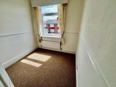 3 bedroom semi-detached house to rent - Photo 5