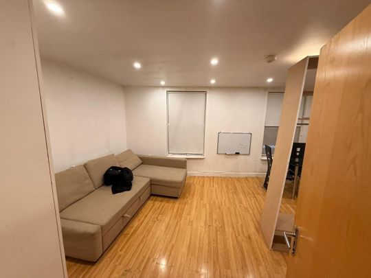 3 Bed Flat, Bromley Road, E10 - Photo 1