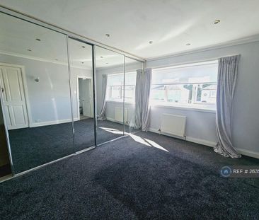 5 bedroom semi-detached house to rent - Photo 5