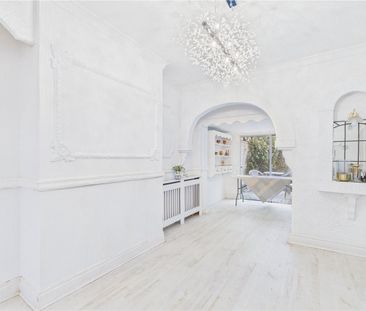 3 Bedroom End Of Terrace - Photo 2