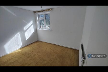 5 bedroom detached house to rent - Photo 5