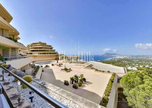 Spacious apartment in a prestigious urbanization, Altea, Alicante