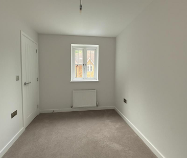 3 bedroom detached house to rent - Photo 2