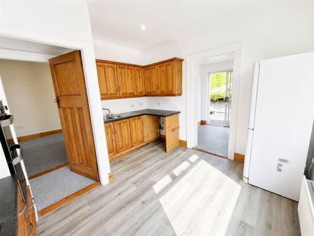 176 Saintfield Road, Belfast, BT8 6HF - Photo 3