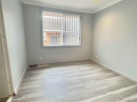 Renovated & Ready to call Home . - Photo 2
