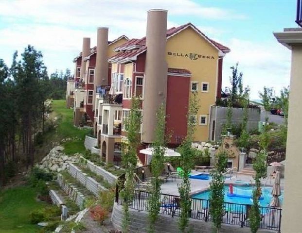 Bellasera Townhome – Flexible Lease Term - Photo 1