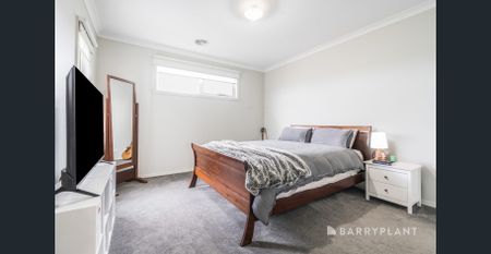 Modern, Secure and Spacious Townhouse. - Photo 2