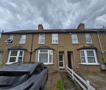 Putney Road, Enfield EN3, London - Photo 3