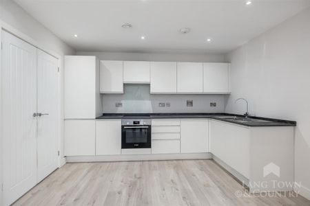 Foliot House, Budshead Road, Crownhill, Devon - Photo 5