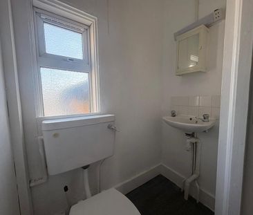 Studio to rent - Photo 6