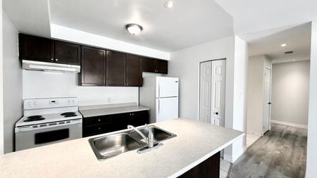 For Lease - 128 Aspen Springs Drive Unit# 105, Clarington, Ontario - Photo 2
