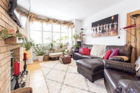 3 bedroom semi-detached house to rent - Photo 2