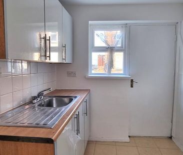 1 bedroom ground floor flat to rent - Photo 1