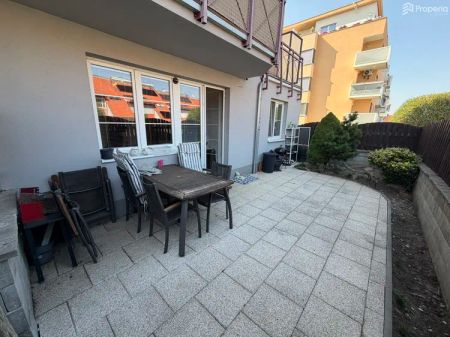Pronájem bytu 2+kk s prostornou terasou, garážovým stáním a sklepem – Brno, ulice Otiskova - Photo 4