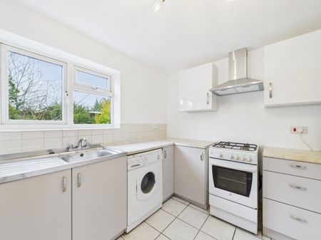 Cherry Corner, The Common, Flackwell Heath,HP10 - Photo 2