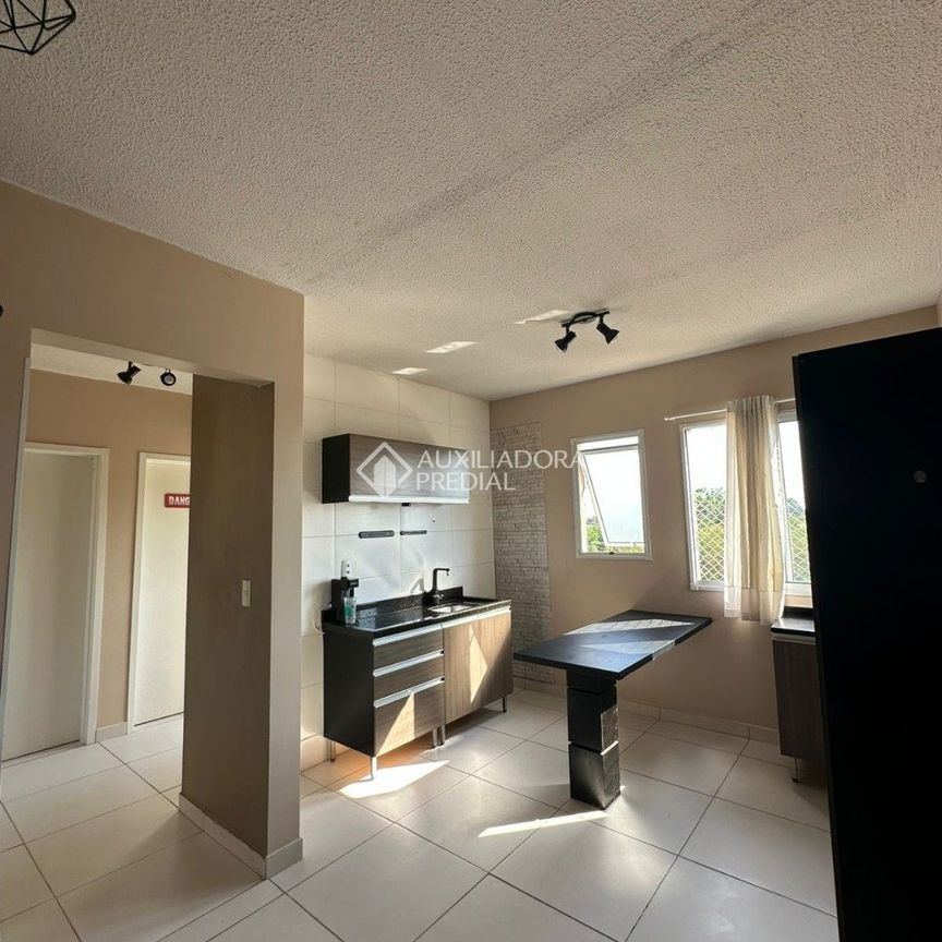 Apartamento com 2 quartos e 48m² para alugar em Jardim Betânia, Cachoeirinha. - Photo 1