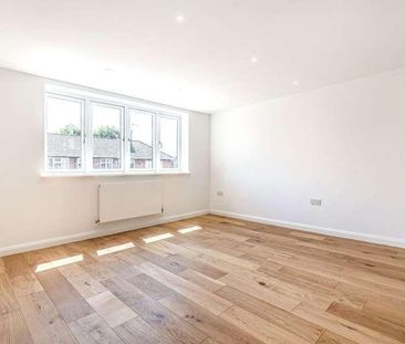 Framlingham Crescent, Mottingham, SE9 - Photo 2