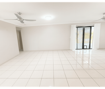 Spacious Family Living With Beautiful Mountain Views - Photo 2