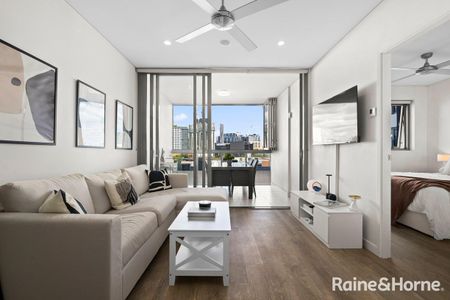 1032/16 Hamilton Place, Bowen Hills, QLD 4006 - Photo 5