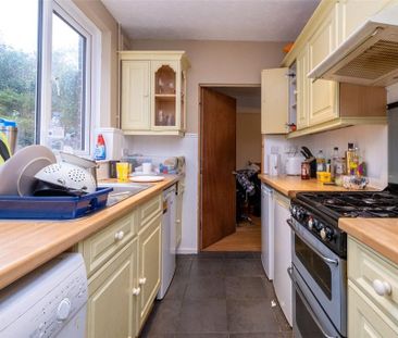 4 bedroom terraced house to rent - Photo 6