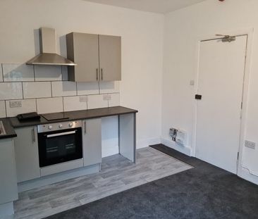 Woodborough Road, Nottingham, NG3 - Photo 2