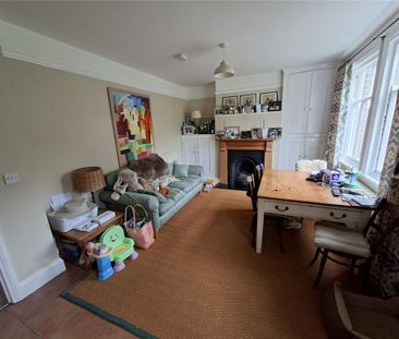 3 bedroom semi-detached house to rent - Photo 2