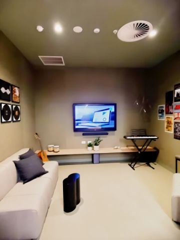 2 Bed Apartment Regular - Photo 2