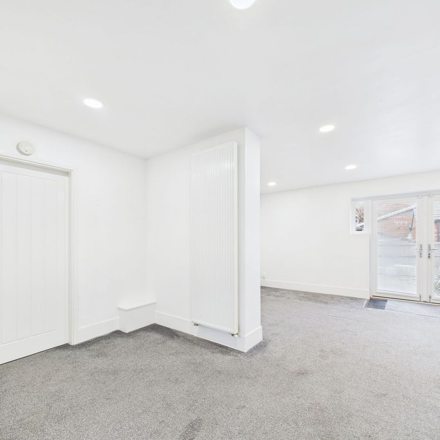 Bolton Road, Atherton, M46 - Photo 1