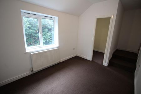 6 bedroom terraced house to rent - Photo 4