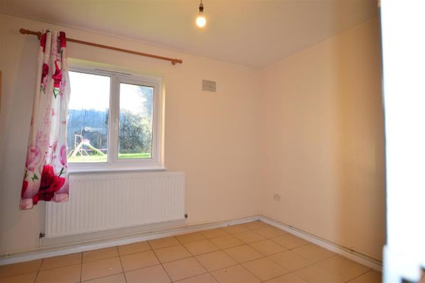 Victoria Road, Slough SL2 5NE - Photo 1