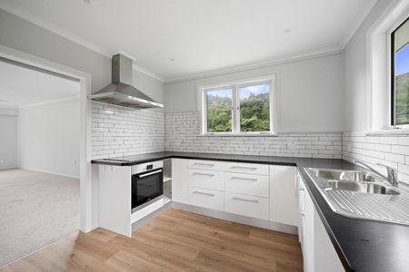 Freshly Renovated, Sun-Soaked & Move-In Ready! - Photo 4