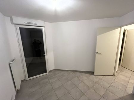 Appartement 3 pièces 55m2 MARSEILLE 11EME 855 euros - Photo 5