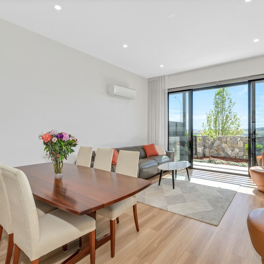 Spacious interiors, Stunning Molonglo Views - Photo 1