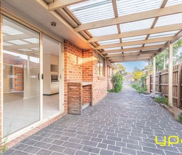 Charming Family Home in Pakenham - Recently Renovated - Photo 2