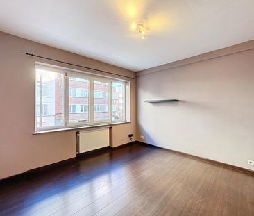 Appartement une chambre + balcon terrasse à Schaerbeek quartier Dia... - Foto 1