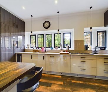 2 bedroom maisonette to rent - Photo 4