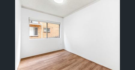 Modern 2 bedroom unit - Photo 2