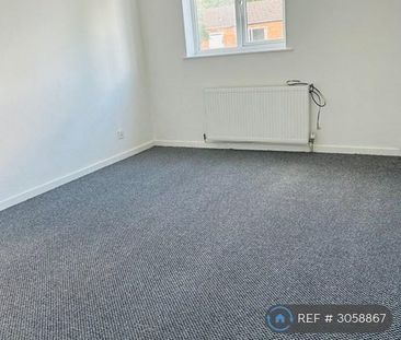4 bedroom semi-detached house to rent - Photo 1