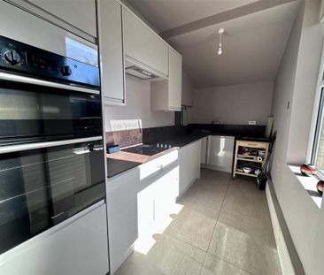 3 bedroom terraced house to rent - Photo 6